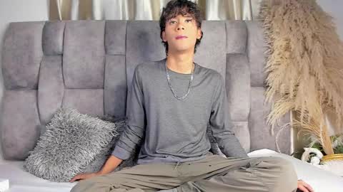 Darked online show from 11-05-25, 04:12