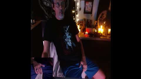 Snapshot of d_j_strokes chatting on 11-05-25, 03:06 Dave online show from 11-05-25, 03:06