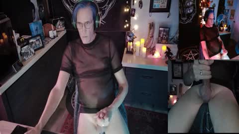 Snapshot of d_j_strokes chatting on 12-20-25, 08:21 Dave online show from 12-20-25, 08:21