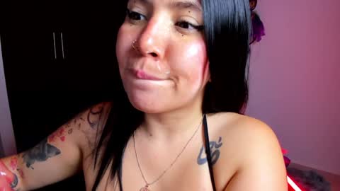 Snapshot of daahanna_ chatting on 01-23-25, 03:26 Ailyn online show from 01-23-25, 03:26