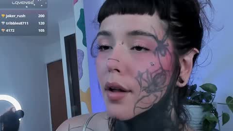 Snapshot of daarlene chatting on 03-09-25, 04:33 Darlene online show from 03-09-25, 04:33