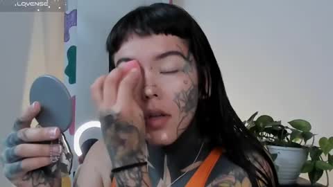 Snapshot of daarlene chatting on 03-10-25, 09:43 Darlene online show from 03-10-25, 09:43