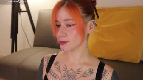 Snapshot of daarlene chatting on 02-04-26, 10:54 Darlene online show from 02-04-26, 10:54