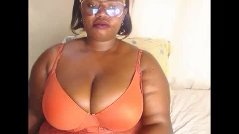 dackchoc21 online show from 11-05-25, 08:58