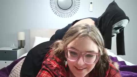 Snapshot of daddies_princesss chatting on 03-07-26, 07:00 daddies_princesss online show from 03-07-26, 07:00