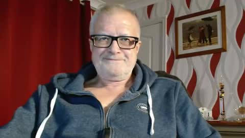 Brian ... online show from 10-21-25, 08:09