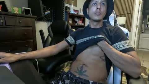 Snapshot of daddy_c420 chatting on 10-04-25, 03:15 Daddy-C online show from 10-04-25, 03:15