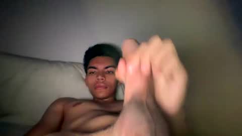 daddy_long_legs25 online show from 07-26-26, 05:48