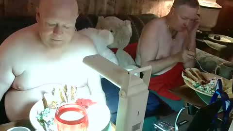 Daddy online show from 10-17-25, 04:15