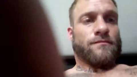Snapshot of daddydeeevooo chatting on 05-28-26, 05:16 daddydeeevooo online show from 05-28-26, 05:16