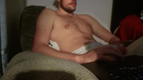 Snapshot of daddydoesit69 chatting on 01-05-25, 05:09 Leo online show from 01-05-25, 05:09