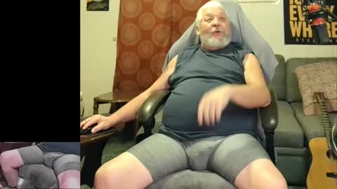 Snapshot of daddydom4fun chatting on 12-30-24, 12:43 Daddydom4fun online show from 12-30-24, 12:43