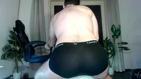 Snapshot of daddyfeet29 chatting on 03-03-25, 02:26 Greekboy28 online show from 03-03-25, 02:26