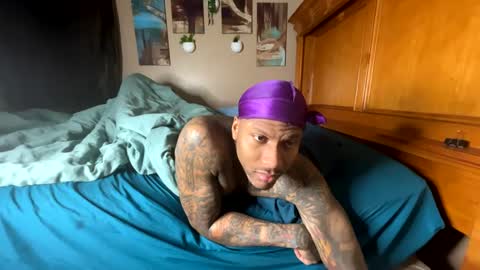 Snapshot of daddyjanimal chatting on 12-15-24, 10:39 sexy tatted king bbc online show from 12-15-24, 10:39