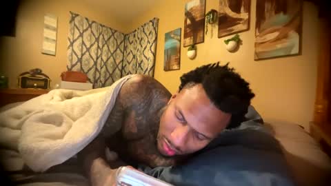 Snapshot of daddyjanimal chatting on 10-05-25, 08:12 sexy tatted king bbc online show from 10-05-25, 08:12