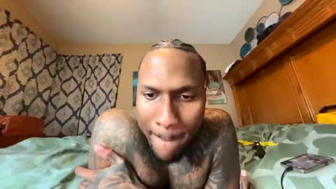 Snapshot of daddyjanimal chatting on 11-07-25, 05:29 sexy tatted king bbc online show from 11-07-25, 05:29