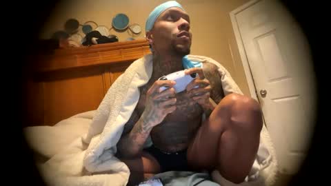 Snapshot of daddyjanimal chatting on 03-18-26, 06:16 sexy tatted king bbc online show from 03-18-26, 06:16