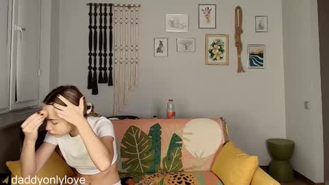 Snapshot of daddyonlyloveme chatting on 10-14-25, 08:20 Zoe online show from 10-14-25, 08:20