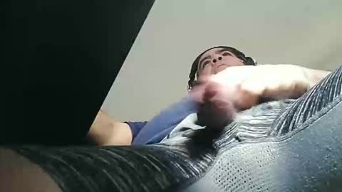 Snapshot of daddys_belthand chatting on 12-01-25, 12:43 daddys_belthand online show from 12-01-25, 12:43