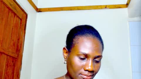 Snapshot of daddys_naughtyslut chatting on 11-22-25, 12:09 tee online show from 11-22-25, 12:09