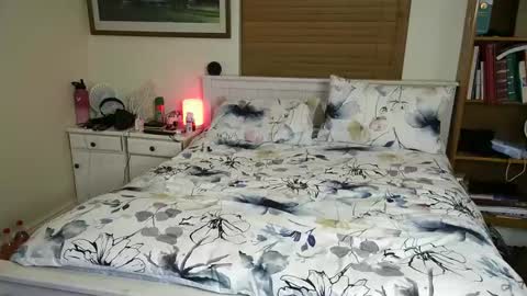 Snapshot of daddyslittleebony chatting on 02-14-25, 06:51 daddyslittleebony online show from 02-14-25, 06:51