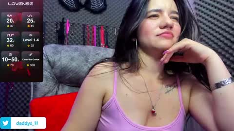 Snapshot of daddyspetite_ chatting on 01-26-25, 12:05 Lili online show from 01-26-25, 12:05