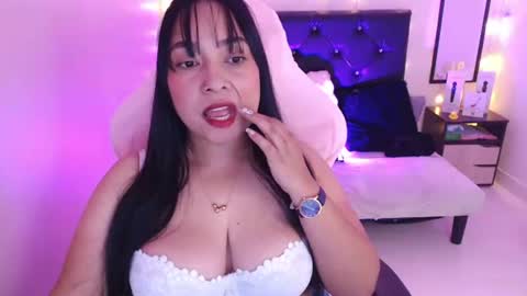 Snapshot of dads_angel19 chatting on 07-17-26, 01:07 amanda online show from 07-17-26, 01:07