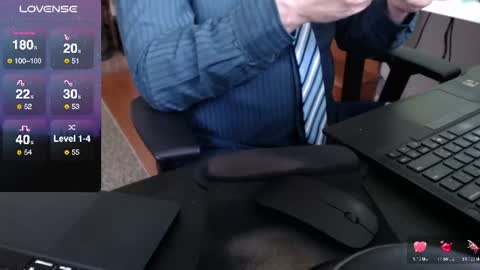 Snapshot of dadssecret69 chatting on 06-11-26, 02:59 DadsSecret online show from 06-11-26, 02:59