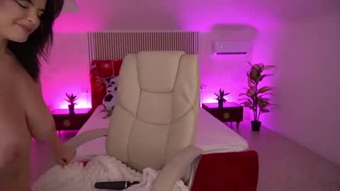 daenerys_daen online show from 07-07-26, 06:47