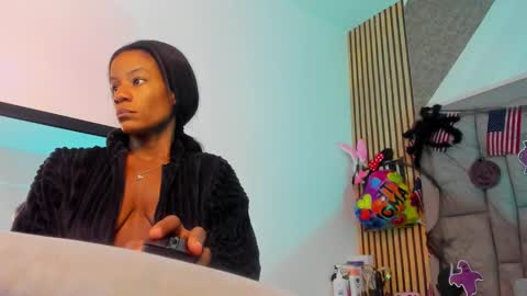 daffnelewis online show from 10-20-25, 11:21