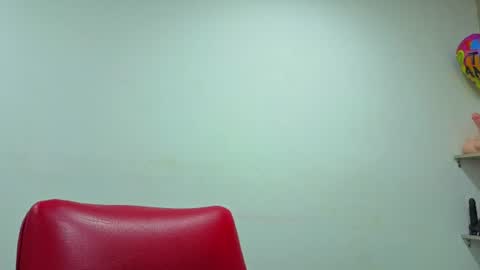 daffnelewis online show from 07-18-26, 11:14