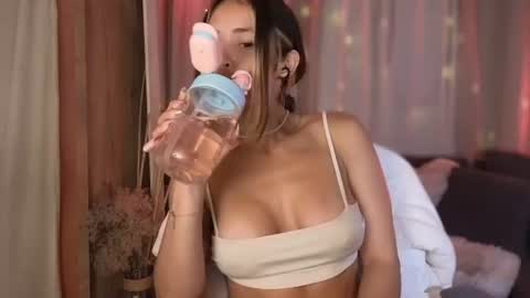 LORENA  online show from 06-18-26, 01:39