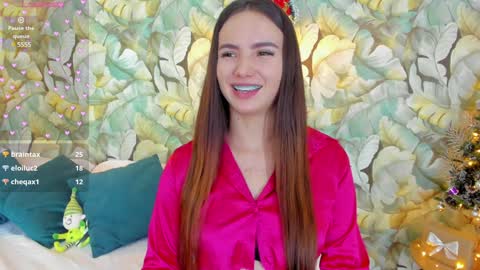 Snapshot of dafnevega chatting on 12-26-24, 07:49 Dafne online show from 12-26-24, 07:49