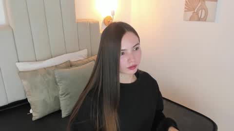 Snapshot of dafnevega chatting on 09-19-25, 12:50 Dafne online show from 09-19-25, 12:50