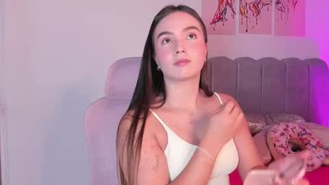 Snapshot of dafnevega chatting on 11-25-25, 01:55 Dafne online show from 11-25-25, 01:55