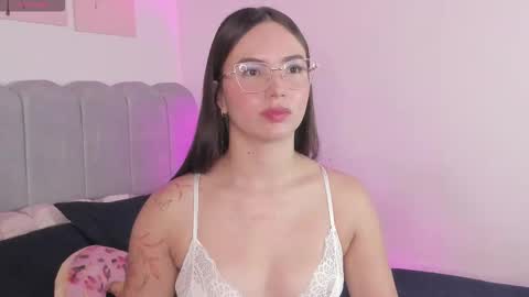 Snapshot of dafnevega chatting on 01-06-26, 01:37 Dafne online show from 01-06-26, 01:37