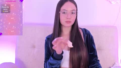 Snapshot of dafnevega chatting on 03-13-26, 02:01 Dafne online show from 03-13-26, 02:01