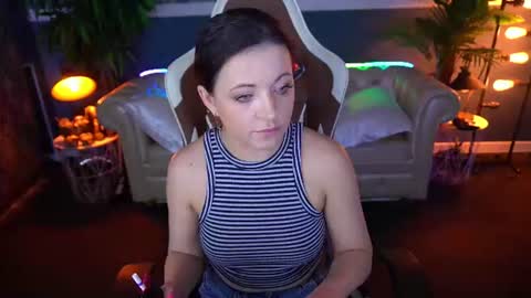 Dafni Mon online show from 06-19-26, 05:34