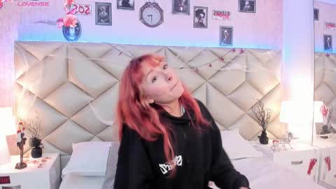 Dafnne online show from 10-21-25, 04:35