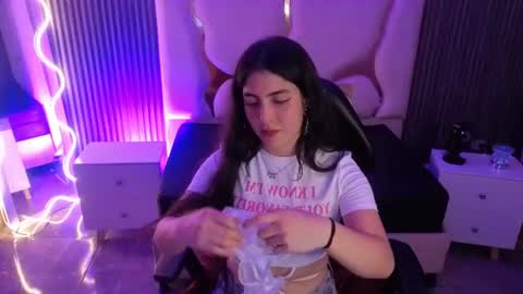 Snapshot of dahia_tay chatting on 07-30-26, 03:38 dahia online show from 07-30-26, 03:38