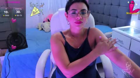 Snapshot of dahian_carter chatting on 12-24-24, 11:22 Dahian  online show from 12-24-24, 11:22