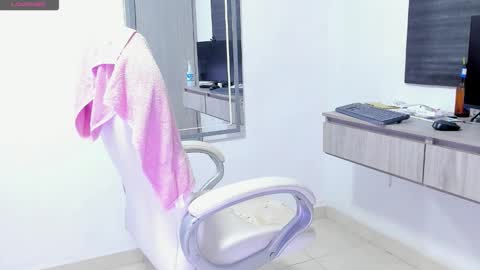 Snapshot of dahian_carter chatting on 09-13-25, 12:05 Dahian  online show from 09-13-25, 12:05