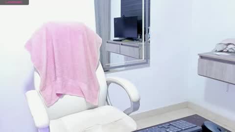 Snapshot of dahian_carter chatting on 09-24-25, 12:08 Dahian  online show from 09-24-25, 12:08