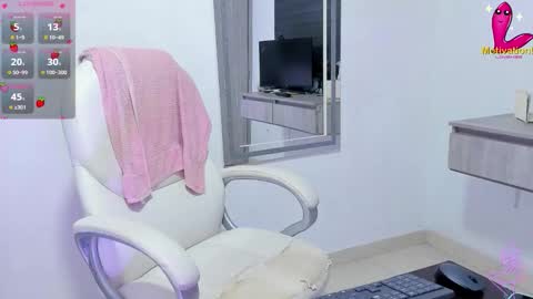 Snapshot of dahian_carter chatting on 09-25-25, 12:20 Dahian  online show from 09-25-25, 12:20