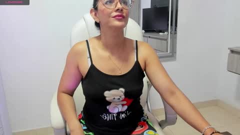 Snapshot of dahian_carter chatting on 10-16-25, 01:01 Dahian  online show from 10-16-25, 01:01