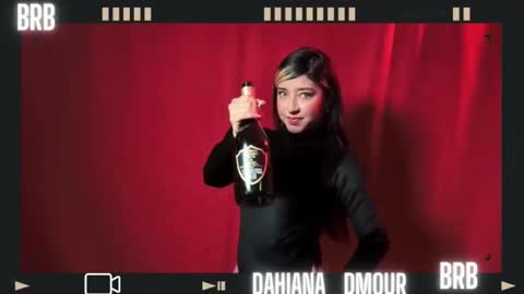 Dahiana  online show from 11-24-25, 11:10