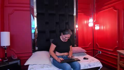 Dahiane Connor online show from 11-14-25, 02:49