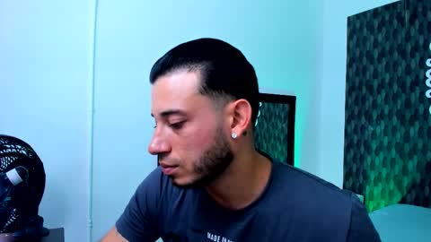 Snapshot of daiamon_clark chatting on 03-10-26, 08:25 Daiamond online show from 03-10-26, 08:25