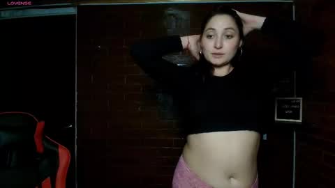 Snapshot of daiana_m chatting on 02-19-25, 12:57 Daiana online show from 02-19-25, 12:57