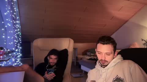 Snapshot of daimon_hall chatting on 01-08-25, 04:23 Daimon online show from 01-08-25, 04:23